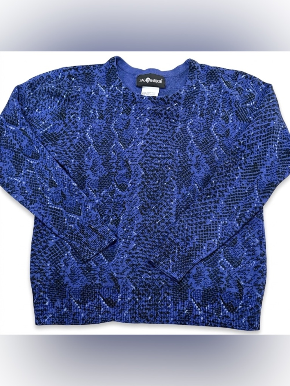 Sag Harbor Women’s Blue and Black Snake Patterned Crewneck Sweater Size Small